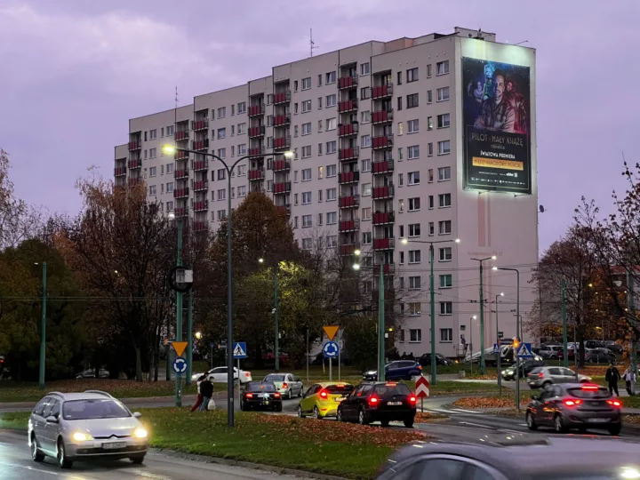 Reklama zewnętrzna na bloku Śląsk
